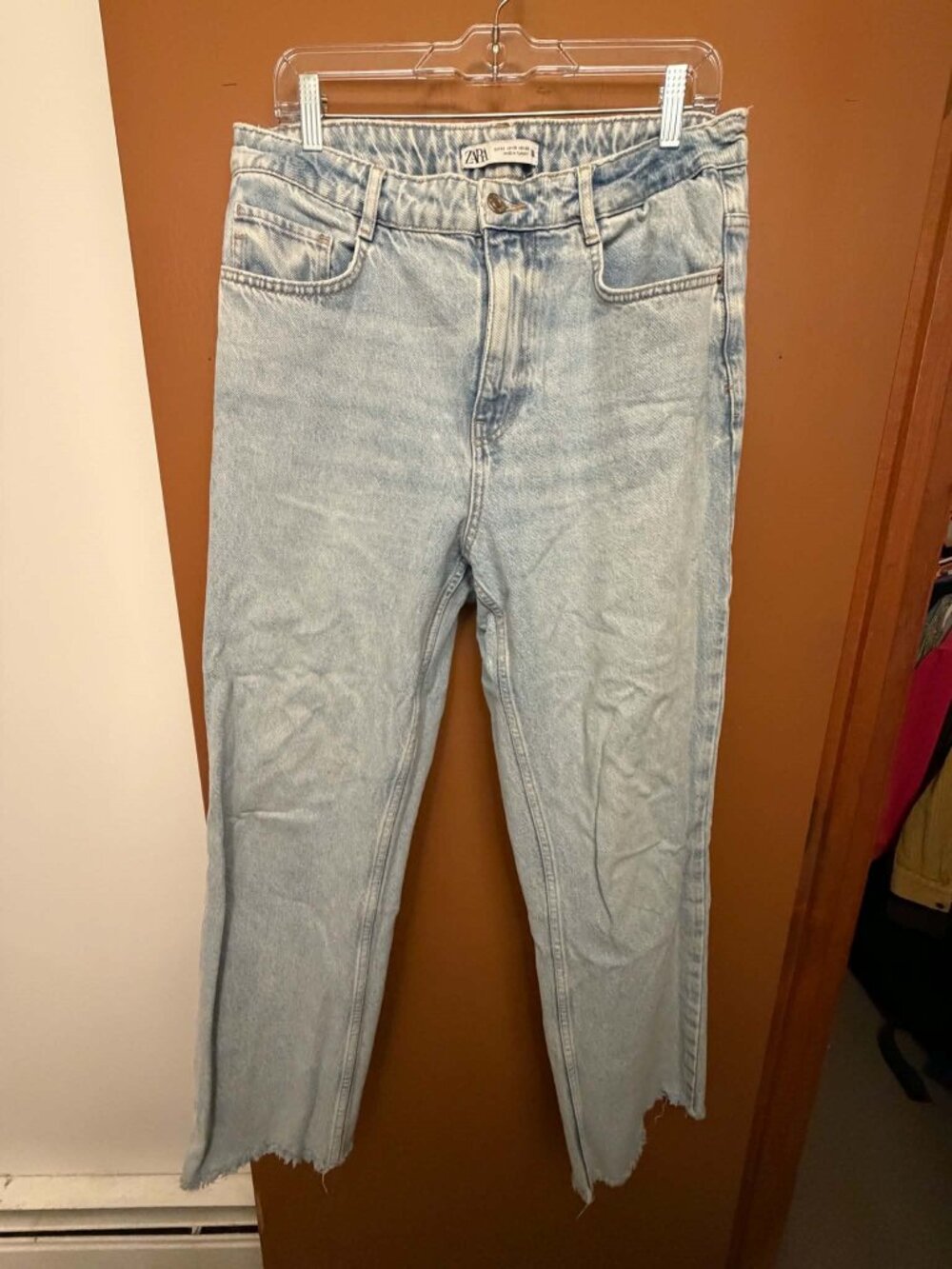 Zara Light Wash Jeans - Size 10